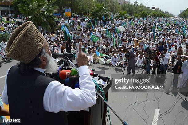 Ameer of Islamic political party Jamaat-e-Islami , Syed Munawar Hassan addresses a rally in support of ousted Egyptian president Mohamed Morsi in...