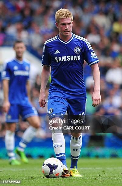 Chelsea's Belgian midfielder Kevin De Bruyne controls the ball during the English Premier League football match between Chelsea and Hull City at...