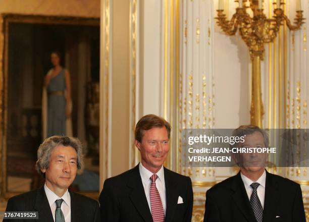 Luxembourg's prime minister Jean-Claude Juncker , Grand Duke Henri and Prime Minister of Japan Junichiro Koizumi , pose during an official visit for...