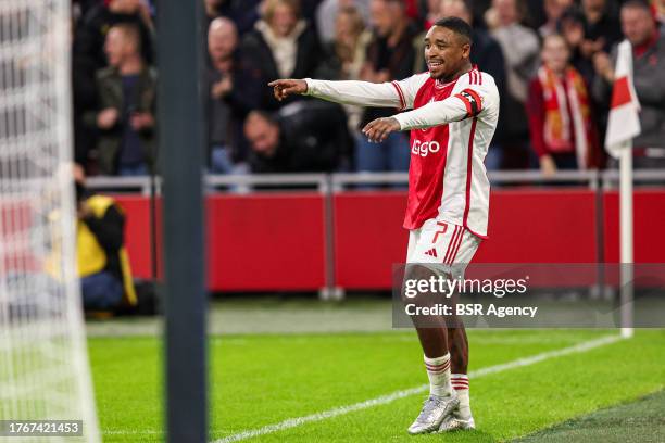 Steven Bergwijn of Ajax celebrates the first goal during the Dutch Eredivisie match between Ajax and SC Heerenveen at Johan Cruijff ArenA on November...