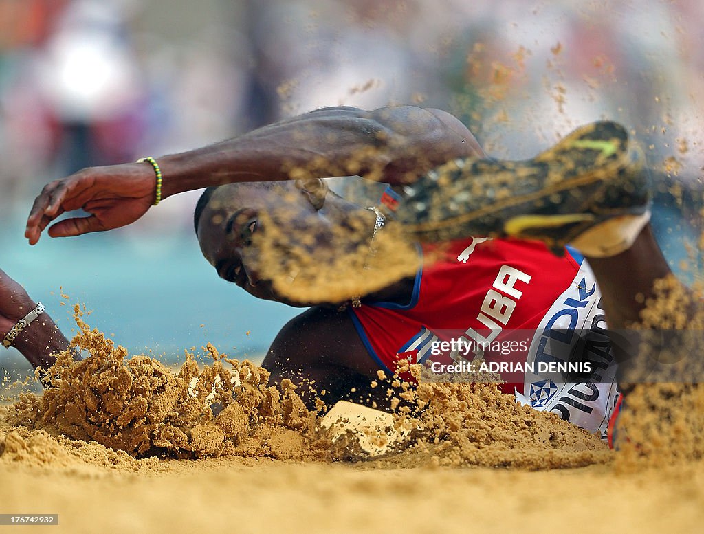 ATHLETICS-WORLD-2013-TRIPLEJUMP