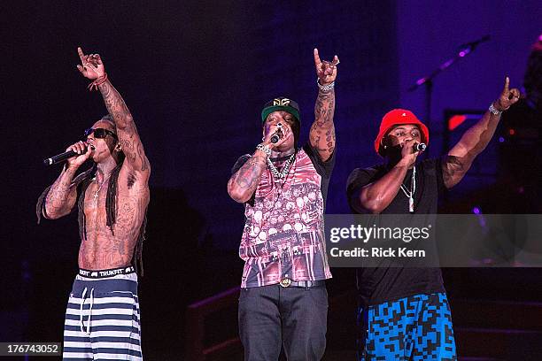 5:55 Rapper 55 Rappers Mack Maine Stock Photos, High-Res Pictures, and Images ...