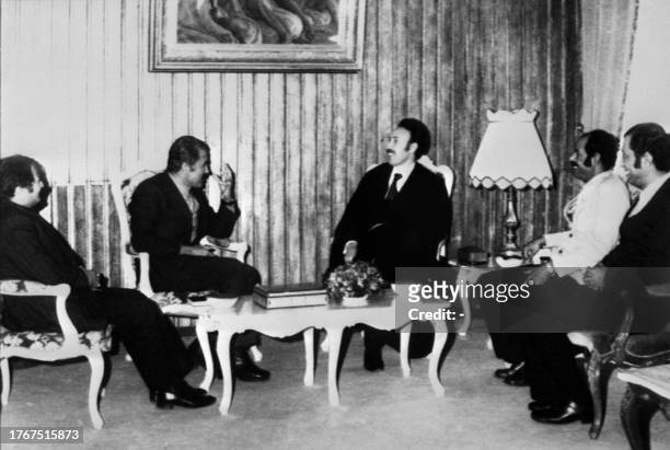 Photo d'archives d'un entretien entre le Président algérien Houari Boumédiene , et une délégation palestinienne conduite par le leader palestinien du...