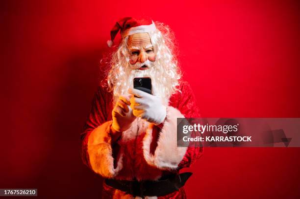 Santa Using Phone 229 Santa Hand Phone Stock Photos, High-Res Pictures, and Images ...