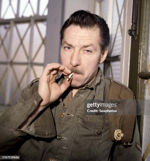 George Inness Actor Smoking Cigarette Work Photos and Premium High Res Pictures - Getty Images