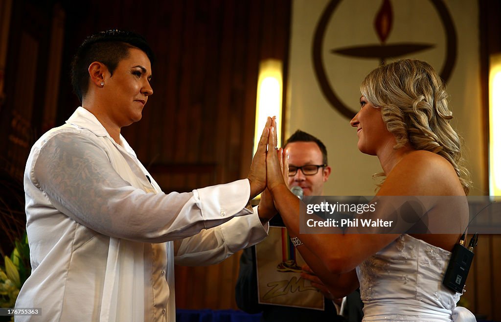 First Gay Couples Wed Legally In New Zealand