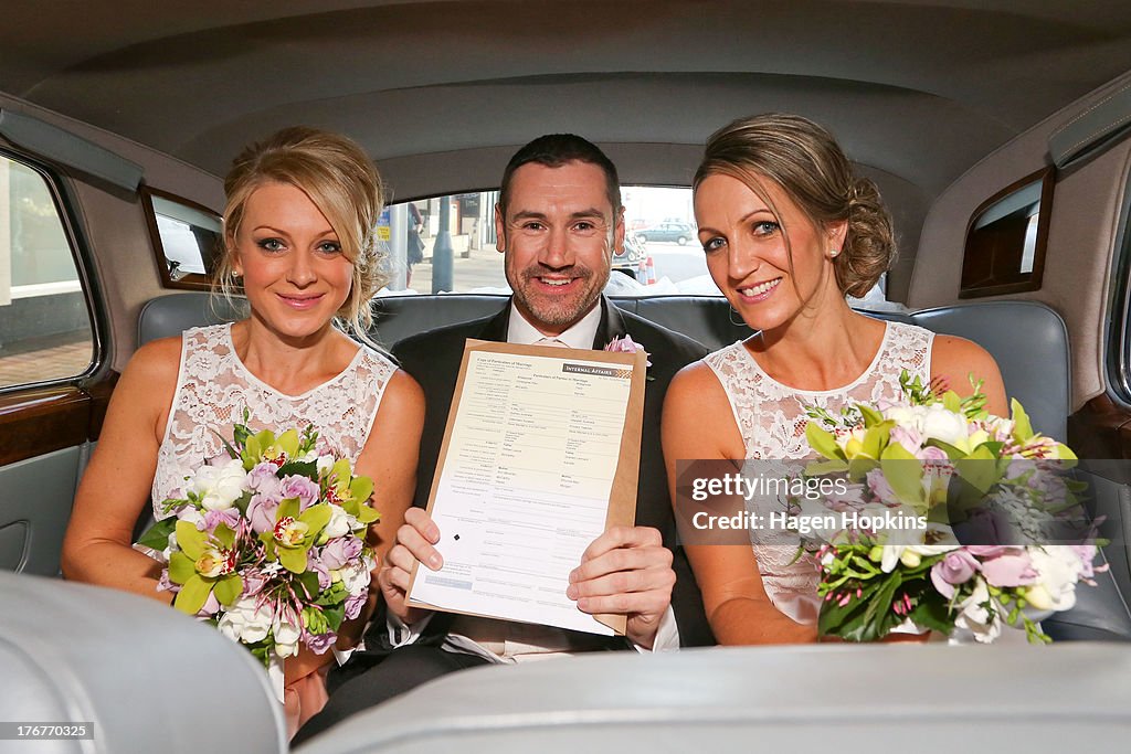 First Australian Gay Couple Married In New Zealand
