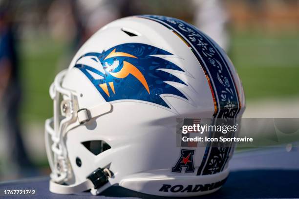 43 Utsa Helmets Photos & High Res Pictures - Getty Images