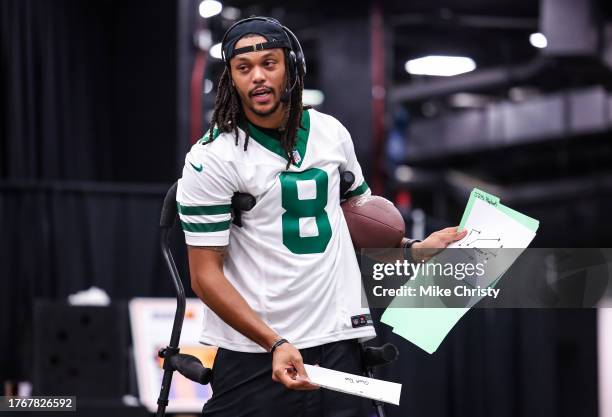 Damion Lee of the Phoenix Suns arrives dressed as Aaron Rodgers before an NBA game against the Phoenix Suns at Footprint Center on October 31, 2023...