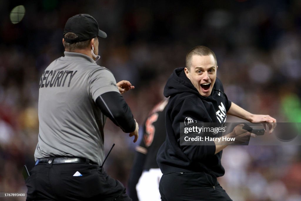World Series - Texas Rangers v Arizona Diamondbacks - Game Four
