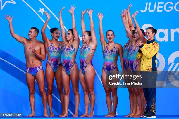 Monica Arango, Kerly Barrera, Sara Castaneda, Melissa Ceballos, Jennifer Cerquera, Isabella Franco, Estefania Roa, Sarah Rodriguez and Gustavo...