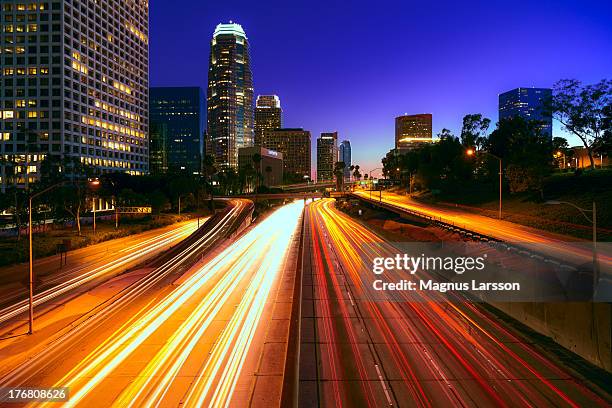 cartrail highway in los angeles - city of los angeles night stock pictures, royalty-free photos & images