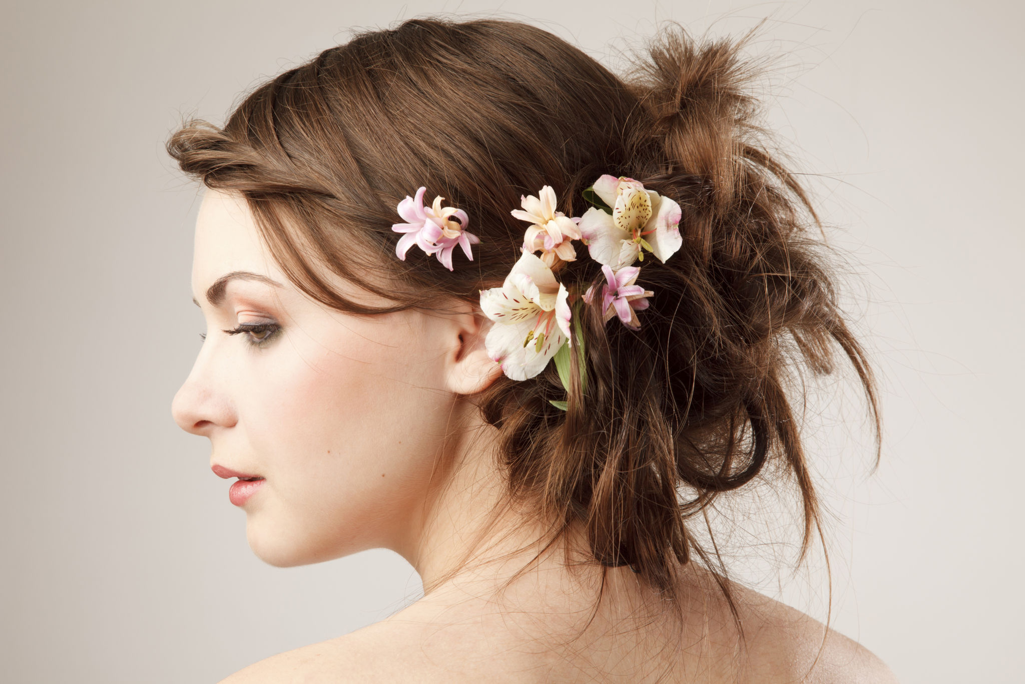 Bridal hairstyle with real flowers Bridal hairstyle with real flowers