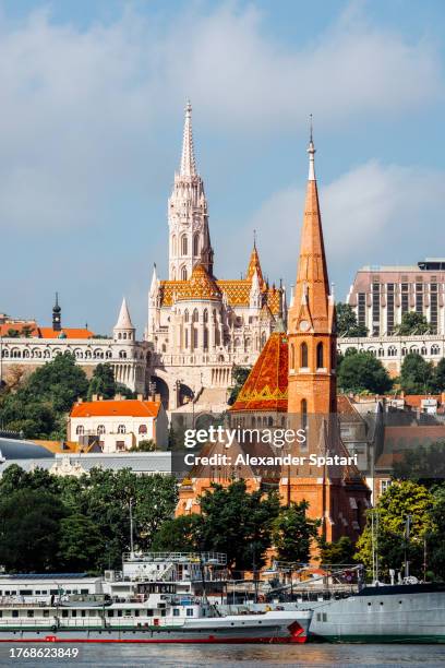 budapest skyline with fishermen's bastion on a sunny summer day, budapest, hungary - castle ward stock pictures, royalty-free photos & images