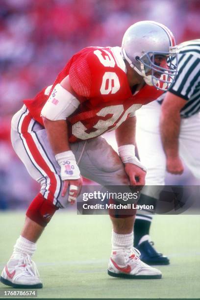 Chris Spielman of the Ohio State Buckeyes lin position during a college football game against the Michigan State Spartans on October 31, 1987 at Ohio...