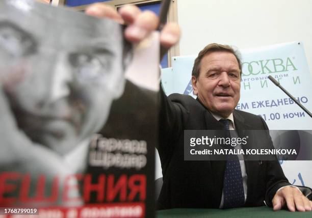 Former German Chancellor Gerhard Schroeder presents for the first time 08 September 2007 the Russian-language version of his autobiography,...