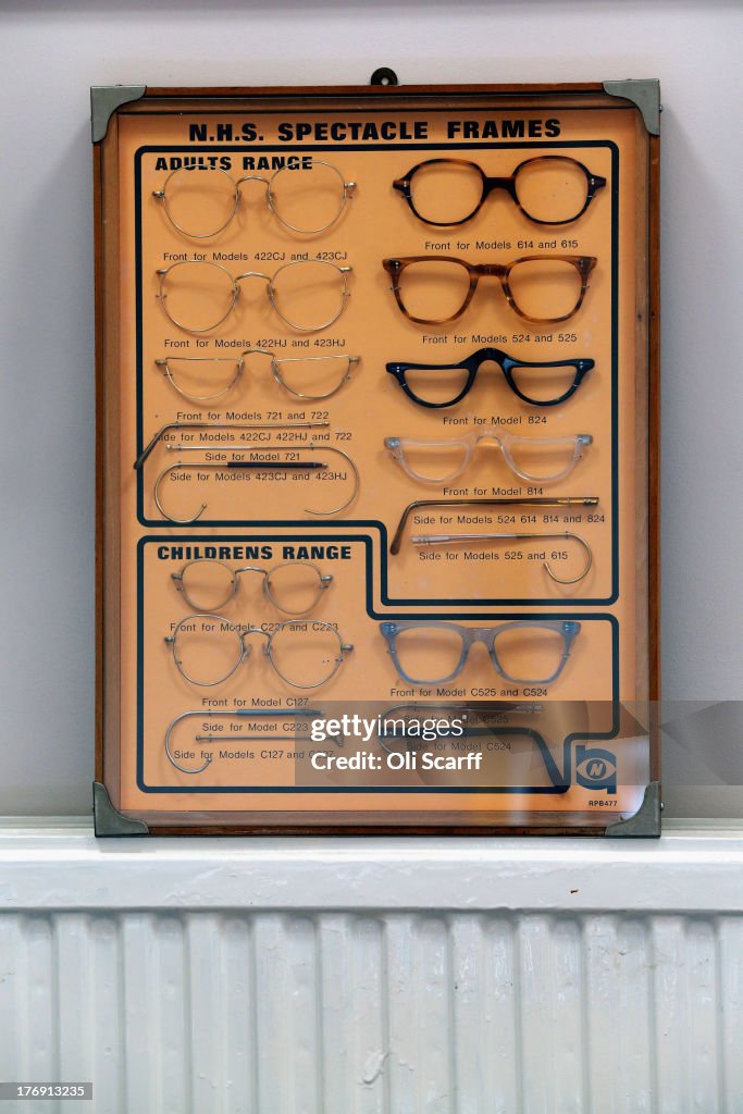 Craftsman Make Bespoke Spectacles For Global Export
