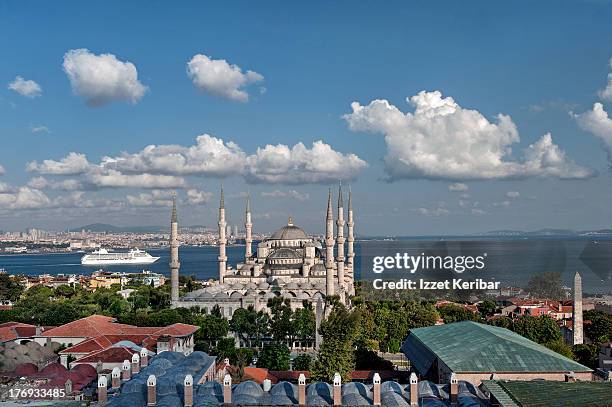 the blue mosque in istanbul,turkey. - sultanahmet viertel stock-fotos und bilder