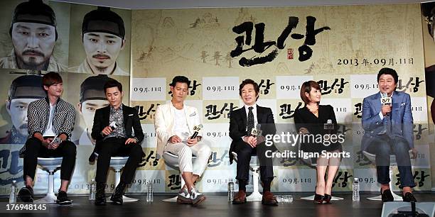 Lee Jong-Suk, Jo Jeong-Seok, Lee Jung-Jae, BaeK Yoon-Sik, Kim Hye-Soo and Song Kang-Ho attend the 'The Face Reader' press conference at Dongdaemun...