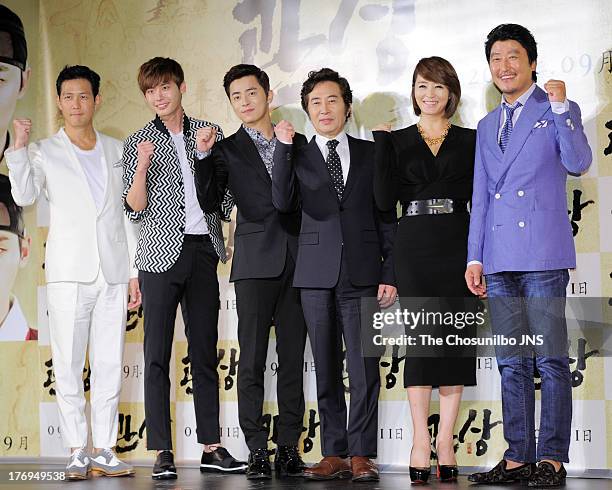 Lee Jung-Jae, Lee Jong-Suk, Jo Jeong-Seok, BaeK Yoon-Sik, Kim Hye-Soo and Song Kang-Ho attend the 'The Face Reader' press conference at Dongdaemun...