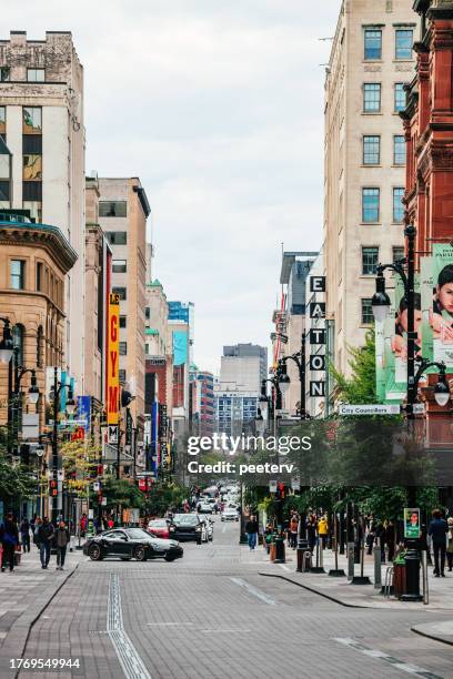 montreal downtown streets - montreal stockfoto's en -beelden