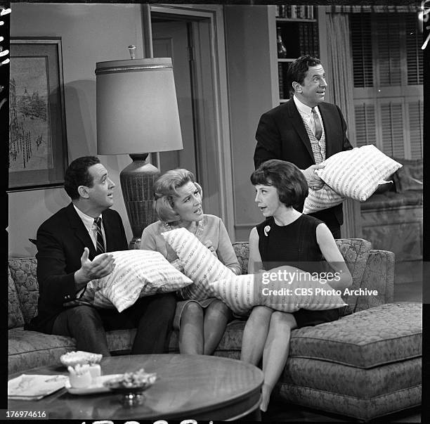Episode: "The Case of the Pillow." Featuring : Jerry Paris , Rose Marie , Ann Morgan Guilbert , and Morey Amsterdam . Image dated December 22, 1964.
