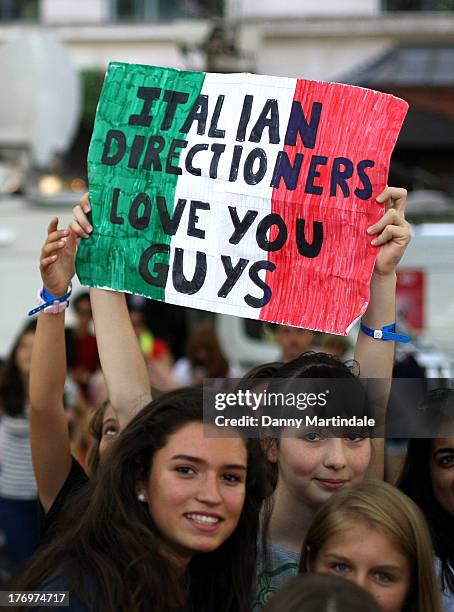 One Direction Facebook Fan 100 One Direction Fans Camp Out In Time For The Premiere This Is Us ...