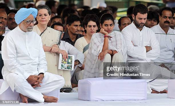 Prime Minister Manmohan Singh, Congress leader and Chairperson of the National Advisory Council Sonia Gandhi, Robert Vadra , Miraya Vadra, Priyanka...