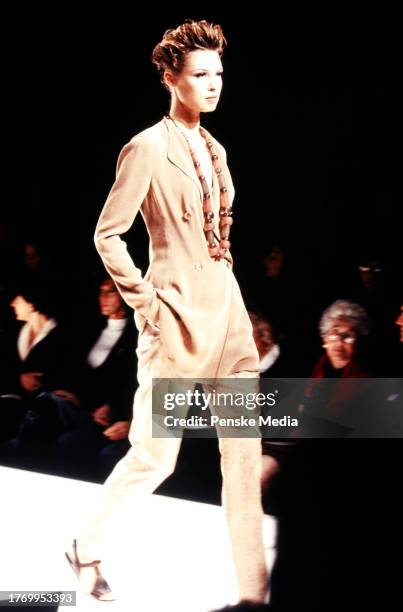 Giorgio Armani Spring 1995 Ready to Wear Runway Show