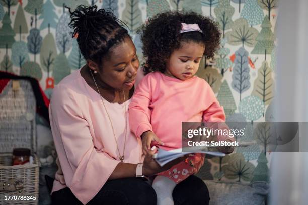 storytime - story telling in the workplace stock pictures, royalty-free photos & images