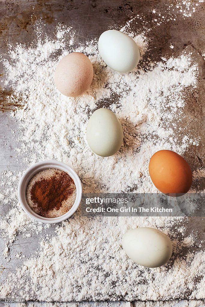 Organic eggs, sugar and flour