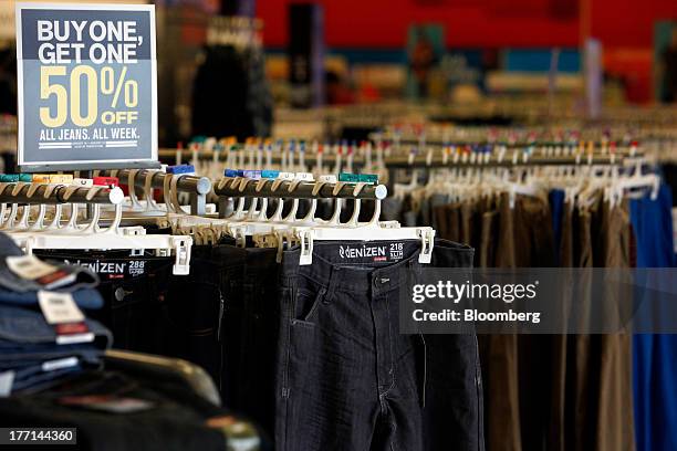 85 Levis Jeans Clearance Photos and Premium High Res Pictures - Getty Images
