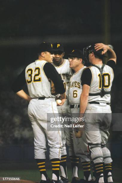 Pittsburgh Pirates Manager Photos and Premium High Res Pictures - Getty ...