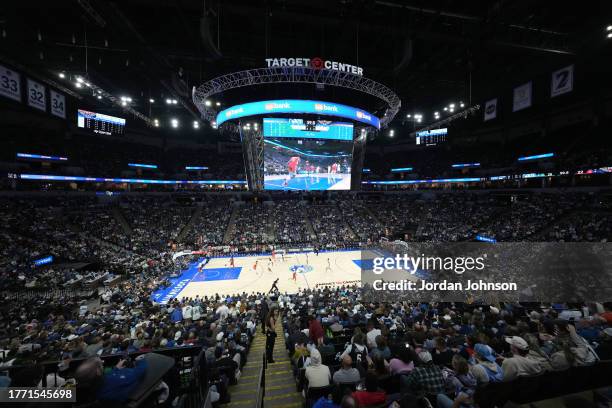 Target Center 235,038 Target Center Minneapolis Stock Photos, High-Res Pictures, and ...
