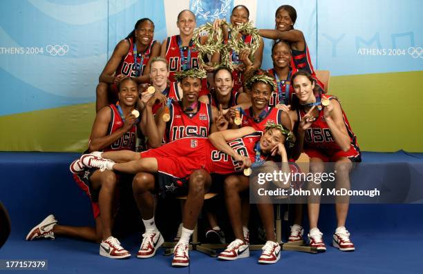 162 Team Usa Basketball 2004 Portrait Stock Photos, High-Res Pictures, and  Images - Getty Images