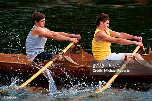 boys rowing in a regatta - henley on thames fotografías e imágenes de stock