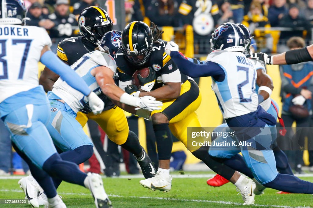 Tennessee Titans v Pittsburgh Steelers