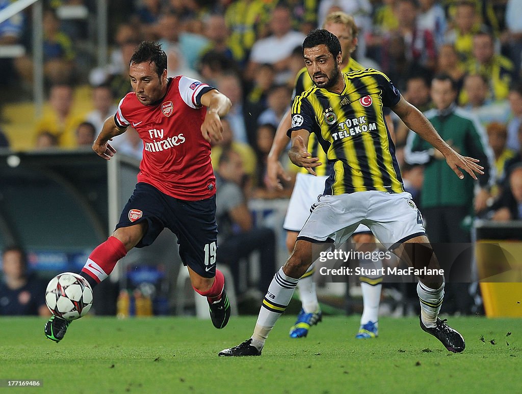 Fenerbahce SK v Arsenal - UEFA Champions League Play-offs: First Leg