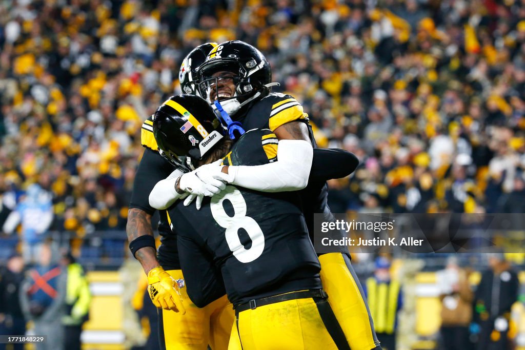 Tennessee Titans v Pittsburgh Steelers