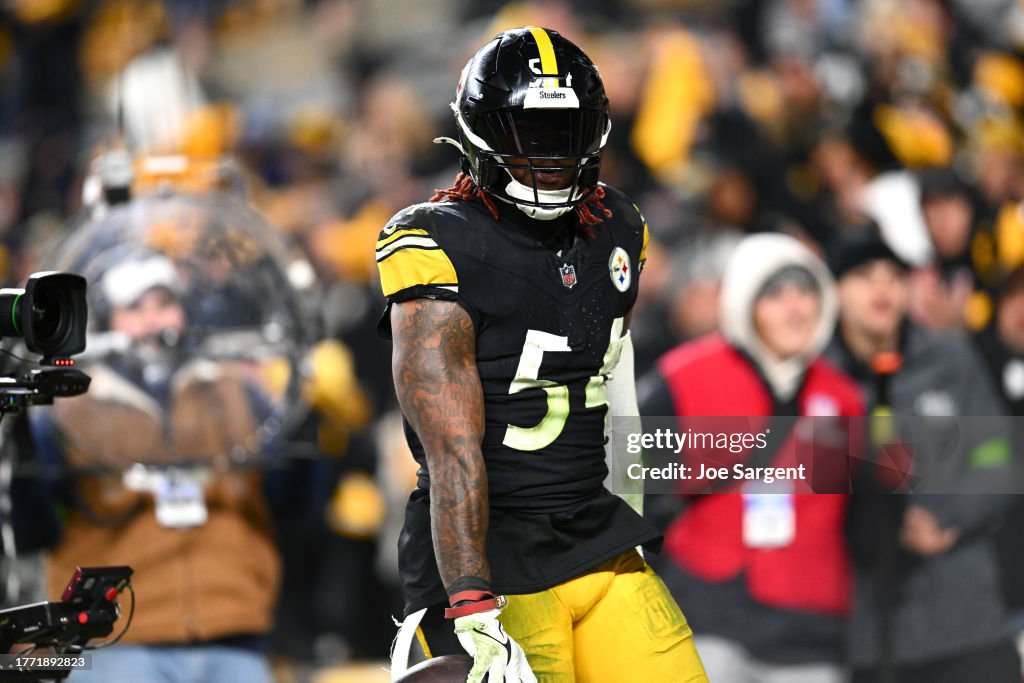 Tennessee Titans v Pittsburgh Steelers