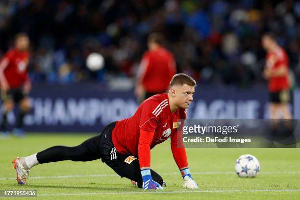 Yannic stein of 1. FC Union Berlin warms up prior to the UEFA Champions League match between SSC Napoli and 1. FC Union Berlin at Stadio Diego...