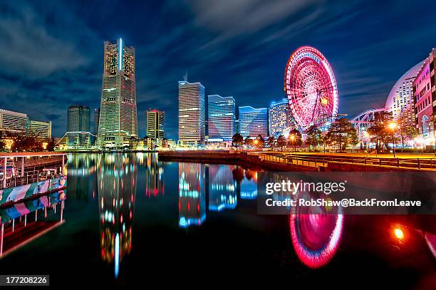 yokohama, reflected - minato mirai imagens e fotografias de stock