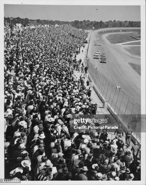 Crowds at Daytona Beach, Florida, circa 1945-1965.