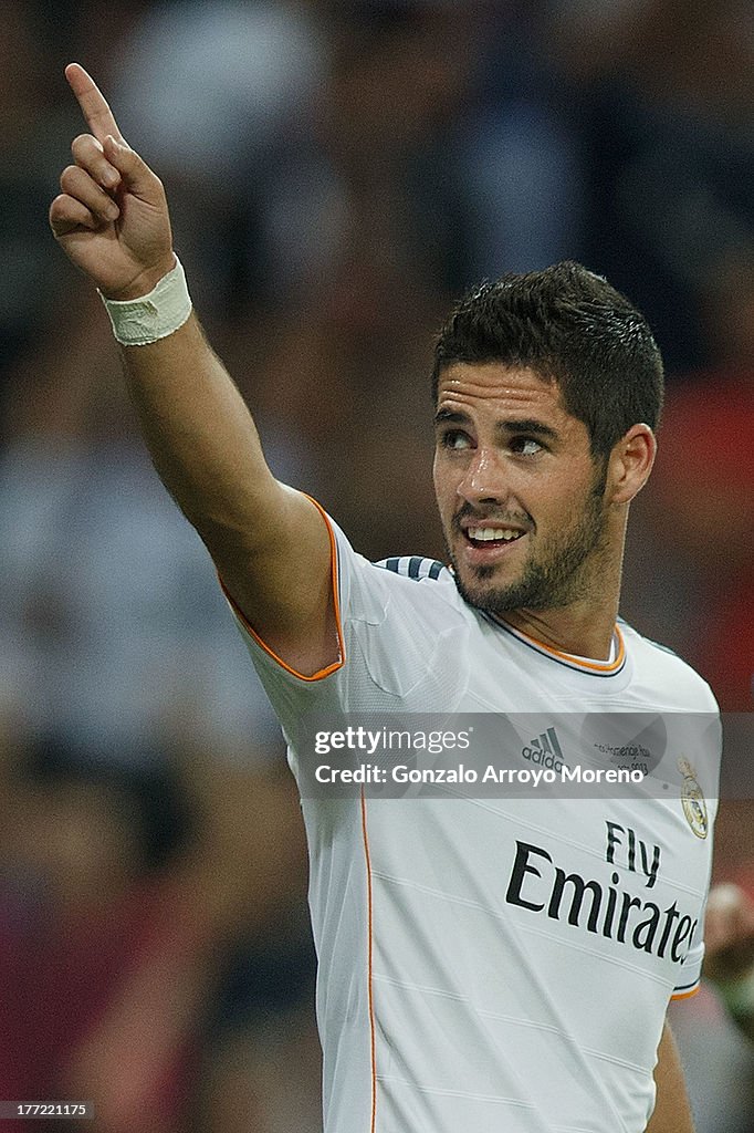 Real Madrid CF v Al-Sadd - Santiago Bernabeu Trophy