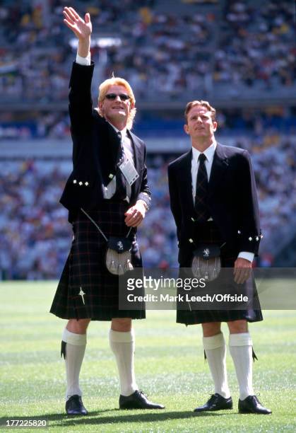 Football World Cup 1998, Brazil v Scotland, Colin Hendry and Kevin Gallacher waves to the crowd.