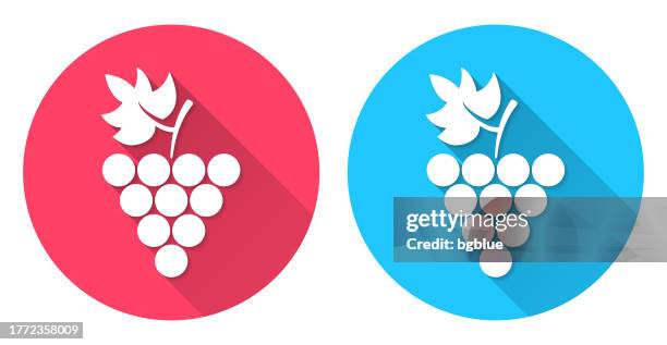 illustrazioni stock, clip art, cartoni animati e icone di tendenza di uva. icona rotonda con ombra lunga su sfondo rosso o blu - motivo con ombra lunga
