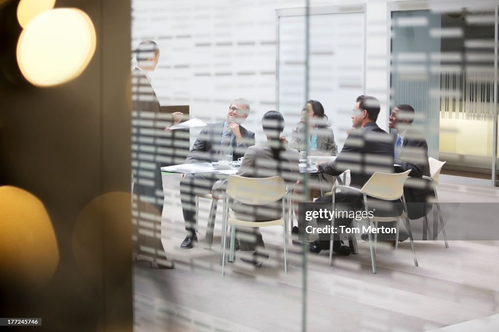 Reunião de pessoas de negócios na Sala de Conferência