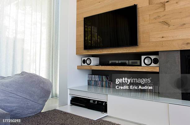 interiors of a living room - 液晶テレビ ストックフォトと画像