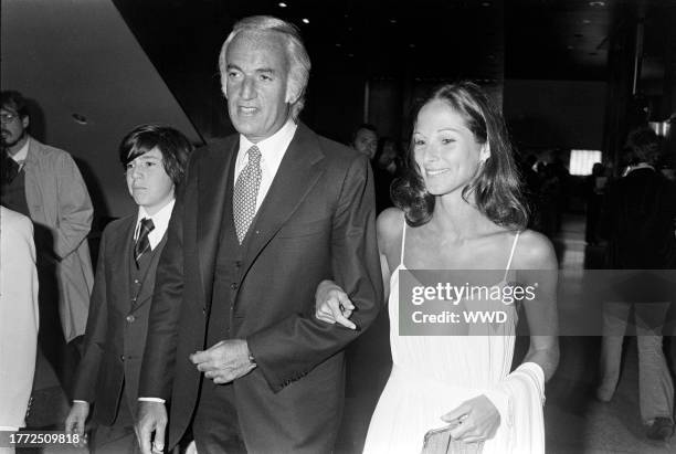 Steve Ross and Amanda Burden attend the New York premiere of "All the President's Men" at the Loews Astor Plaza cinema, followed by an afterparty at...