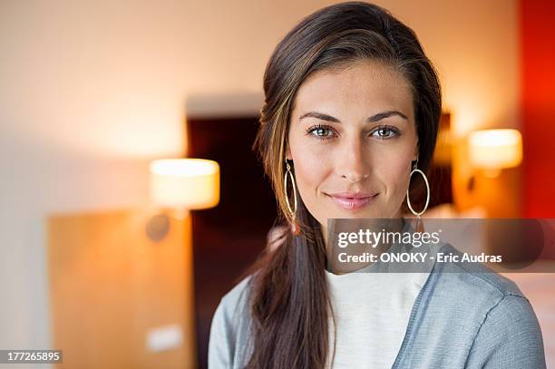 Portrait Of A Woman In A Hotel Room, Stock-Foto